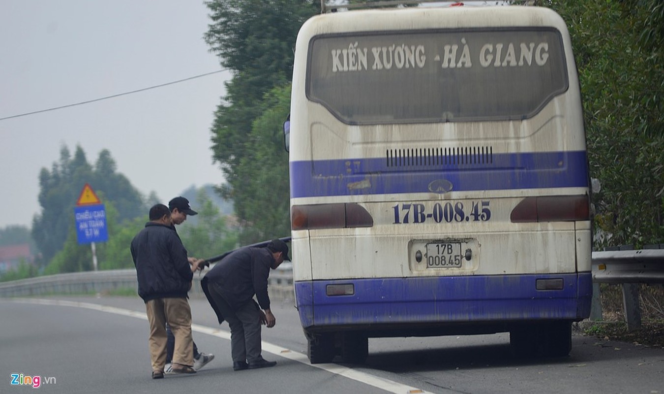 Anh: Nha xe ne camera bat khach tren cao toc Noi Bai-Hinh-6